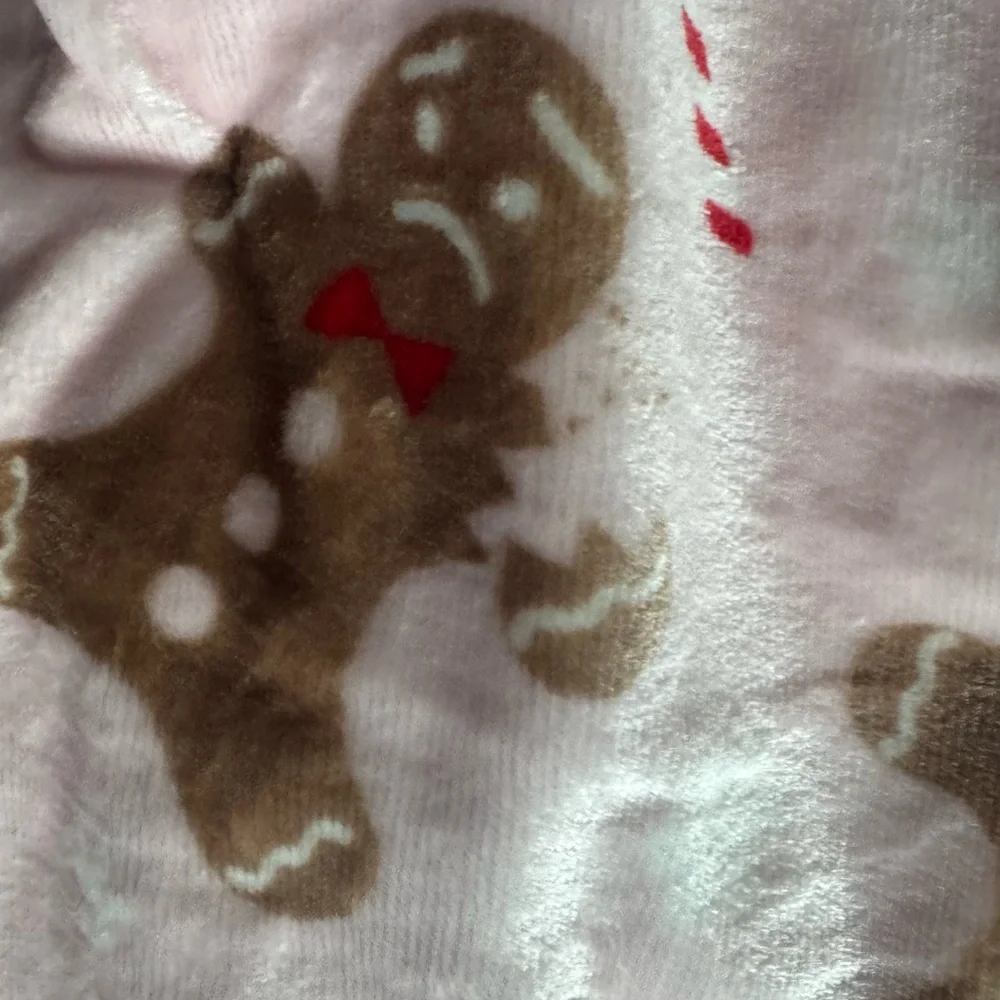 ENVOGUE CHRISTMAS HOLIDAY PUSH THROW BLANKET “GINGER SNAP” W/GINGERBREAD MEN NEW
